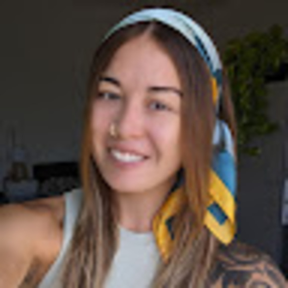 Meet your Posher, Amy - Picture 1 of 1